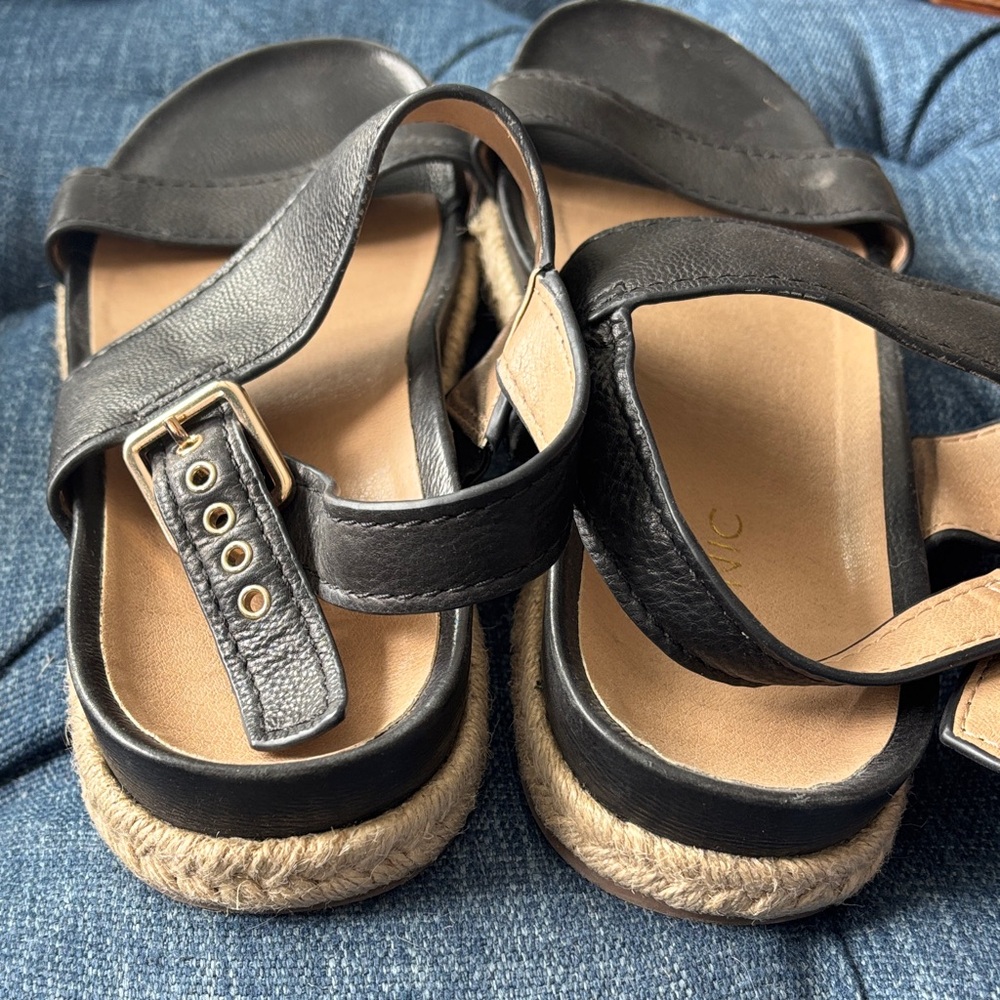 Vionic Black Lonny sandal size 8 - Picture 2 of 6